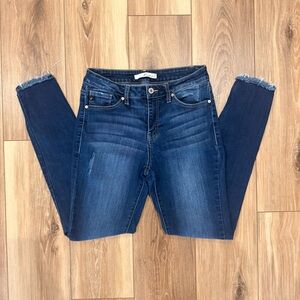 KanCan Los Angeles KC7112D Distressed Raw Hem Skinny Jeans Women’s 27 / 7